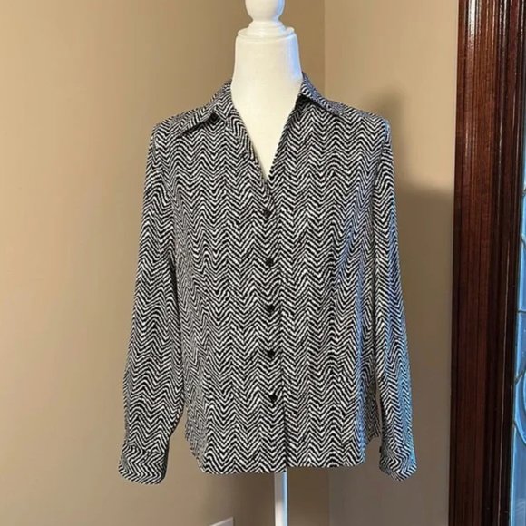 Liz Baker Petite black/white button up top sz6P - Picture 1 of 10